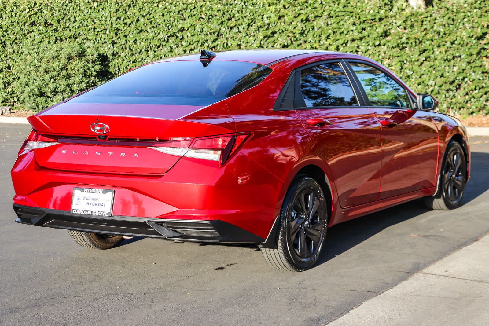 Used 2023 Hyundai Elantra SEL FWD image 6