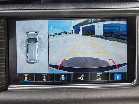 Used 2021 GMC Yukon Denali w/ Denali Premium Package AWD/4WD image 13