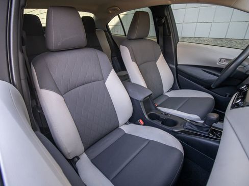 Used 2023 Toyota Corolla LE image 19