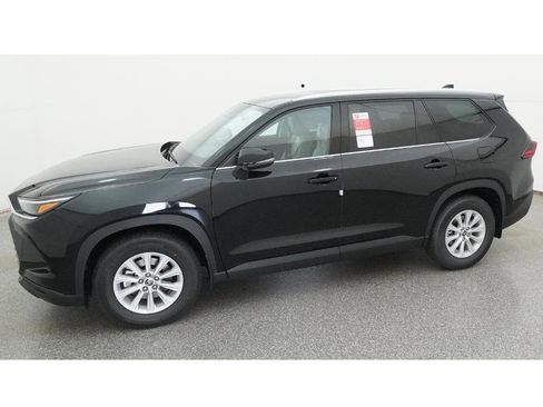 New 2026 Toyota Grand Highlander XLE image 2