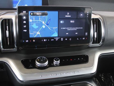 Used 2025 Ford Expedition Platinum AWD/4WD image 25