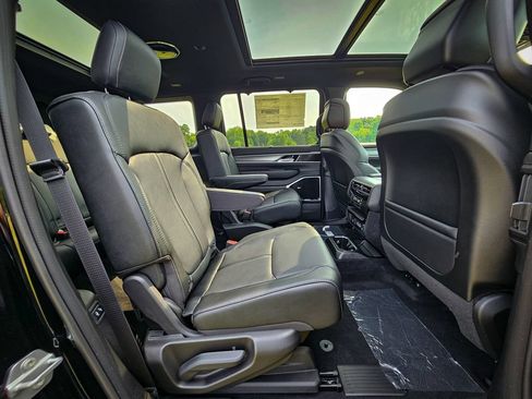 New 2026 Jeep Grand Wagoneer Limited AWD/4WD image 47
