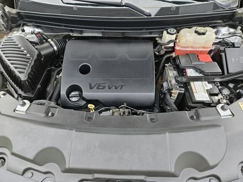 Used 2018 Chevrolet Traverse Premier w/ Driver Confidence II Package FWD image 33