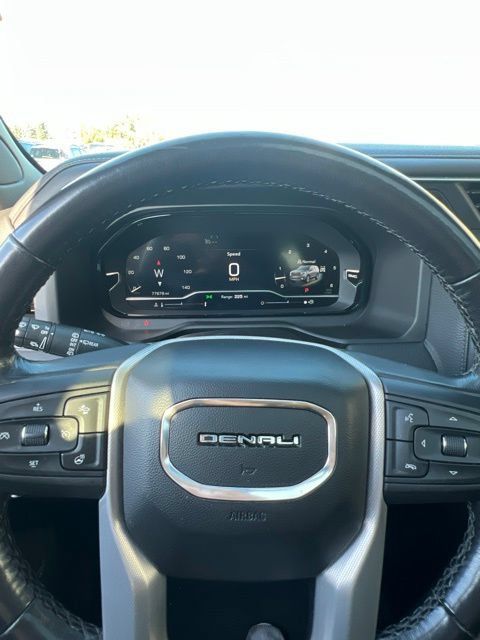 Used 2023 GMC Yukon XL Denali AWD/4WD image 6