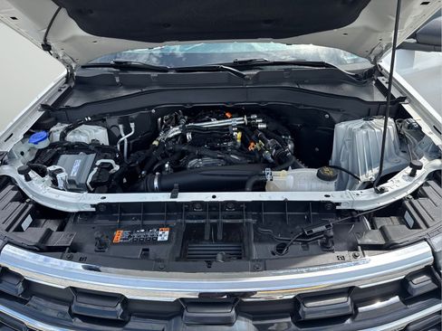 Used 2025 Ford Explorer Active RWD image 39