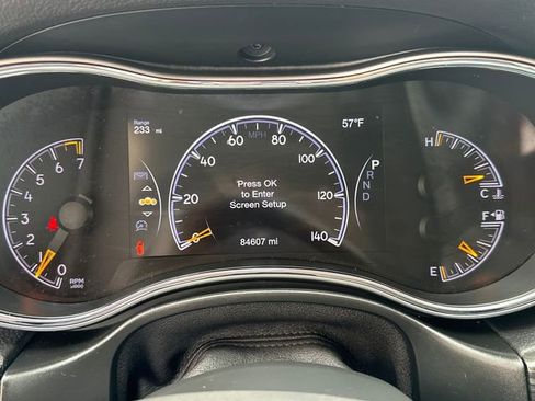 Used 2019 Jeep Grand Cherokee Laredo AWD/4WD image 26