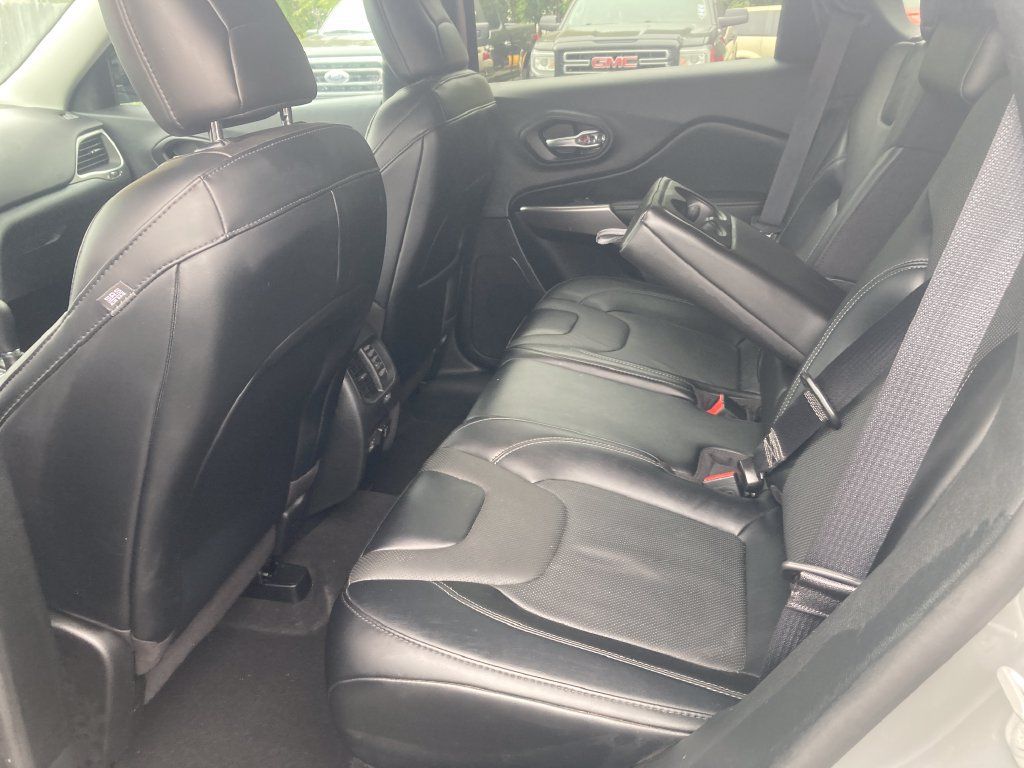 Used 2022 Jeep Cherokee Latitude Lux AWD/4WD image 32