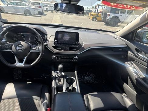 Used 2024 Nissan Altima 2.5 SR FWD image 21
