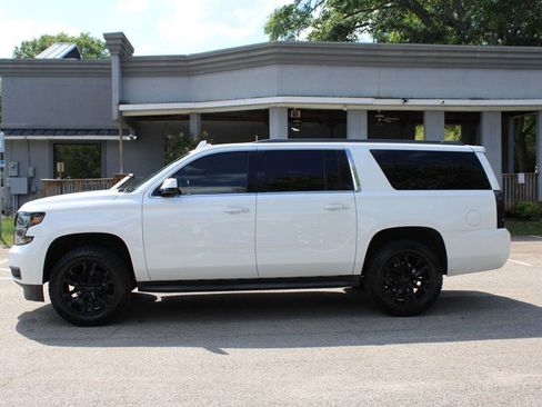 Used 2018 Chevrolet Suburban LT RWD image 4