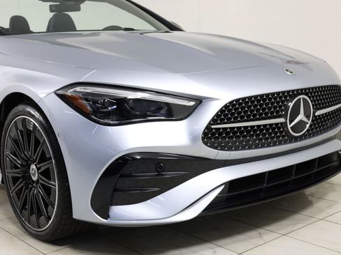 Used 2024 Mercedes-Benz CLE 300 4MATIC Cabriolet image 40