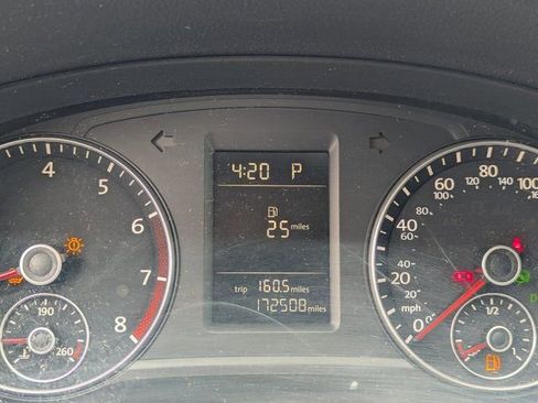 Used 2014 Volkswagen Passat image 18