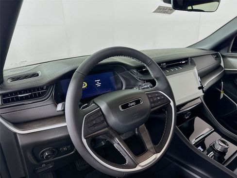 New 2026 Jeep Grand Cherokee L Limited image 4