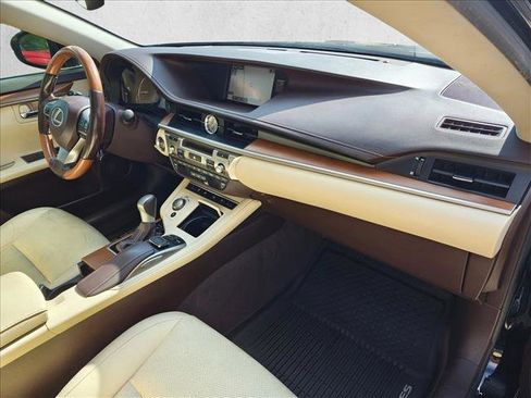 Used 2016 Lexus ES 350 w/ Luxury Package w/Wood Trim FWD image 22