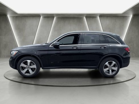 Used 2022 Mercedes-Benz GLC 300 4MATIC w/ Premium Package Lite image 4