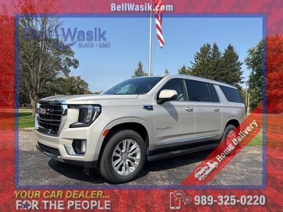 Used 2022 GMC Yukon XL SLT w/ SLT Premium Package