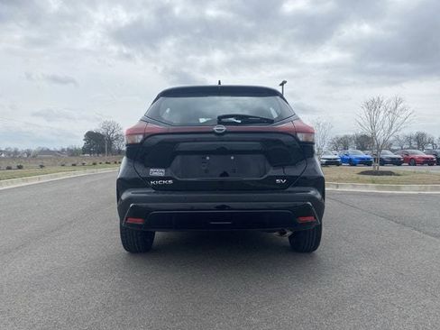 Used 2022 Nissan Kicks SV image 4