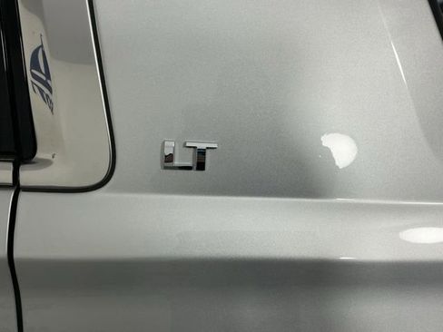 Used 2019 Chevrolet Suburban LT AWD/4WD image 20