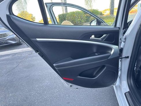 Used 2022 Genesis G70 2.0T image 29