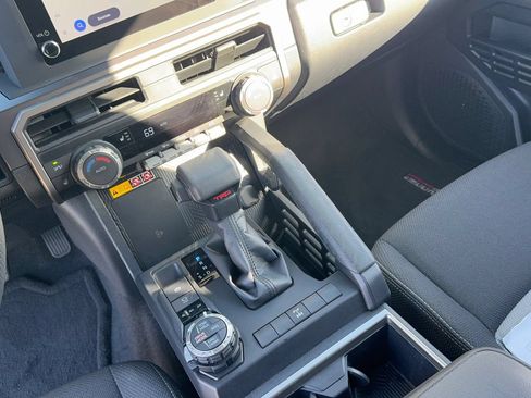 Used 2025 Toyota 4Runner TRD Off-Road AWD/4WD image 16