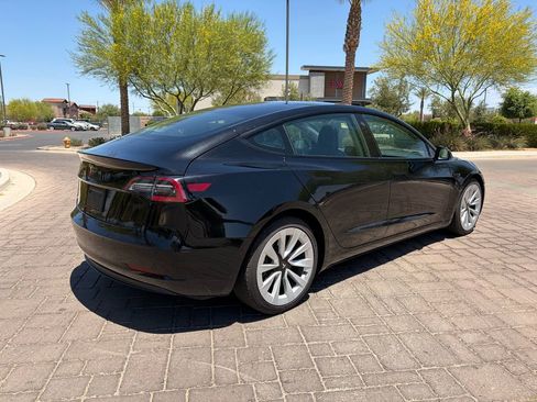 Used 2022 Tesla Model 3 RWD image 3