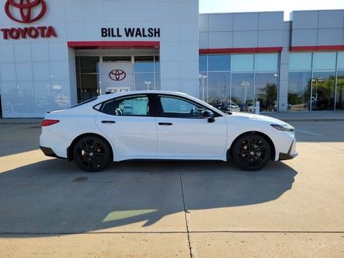 New 2026 Toyota Camry Hybrid w/ Multimedia Upgrade Package image 4