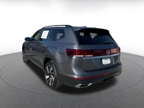 Used 2025 Volkswagen Atlas SE image 11