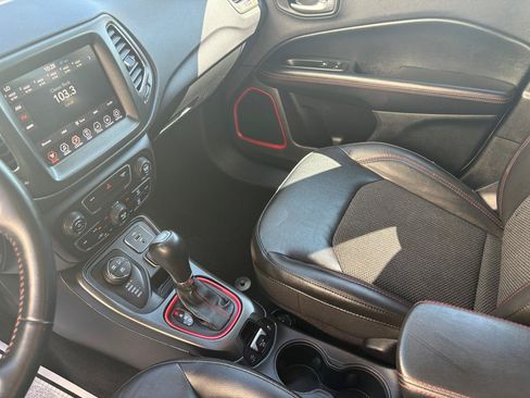 Used 2018 Jeep Compass Trailhawk AWD/4WD image 9