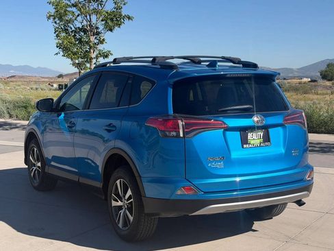 Used 2018 Toyota RAV4 XLE AWD/4WD image 8