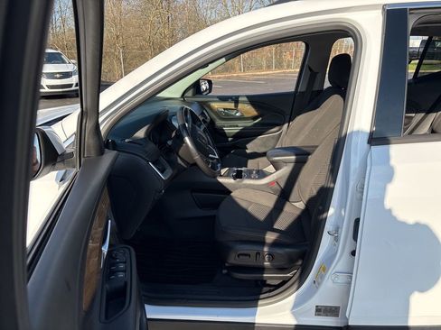 Used 2020 GMC Terrain SLE w/ Driver Convenience Package image 17