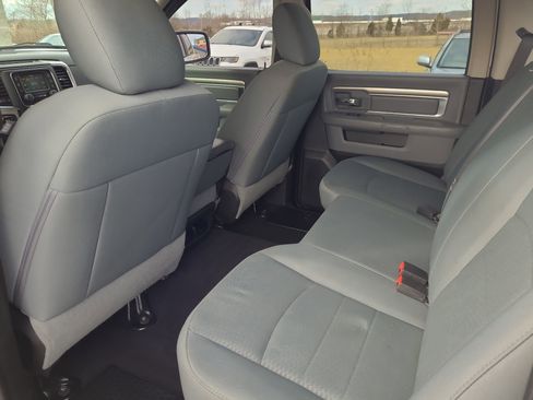 Used 2019 RAM 1500 Classic SLT image 23