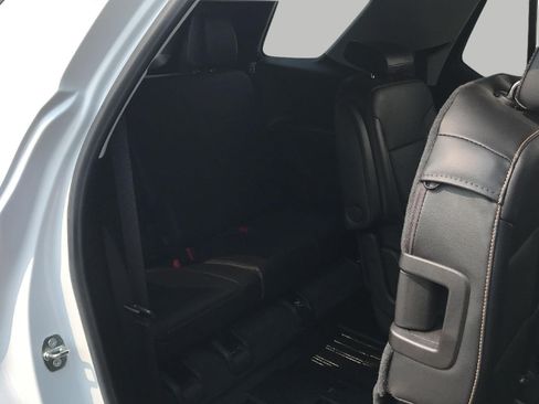 Certified 2018 Chevrolet Traverse Premier w/ LPO, Floor Liner Package AWD/4WD image 29