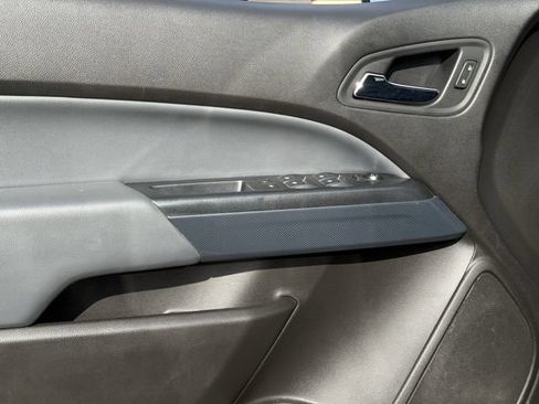 Used 2018 Chevrolet Colorado Z71 AWD/4WD image 24