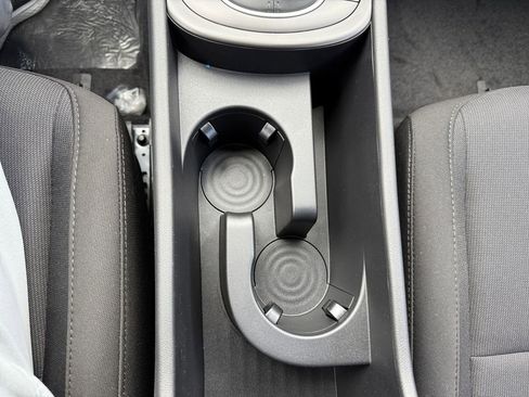 Certified 2025 Hyundai Kona SE image 24