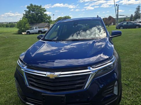 Used 2023 Chevrolet Equinox LT AWD/4WD image 2