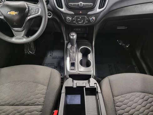Used 2021 Chevrolet Equinox LT image 17