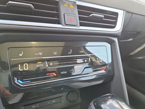 New 2026 Volkswagen Taos SE FWD image 27