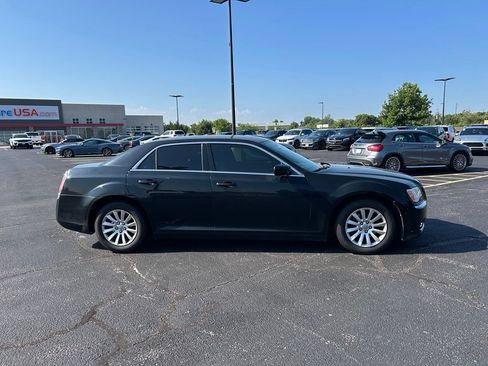 Used 2014 Chrysler 300 RWD image 8