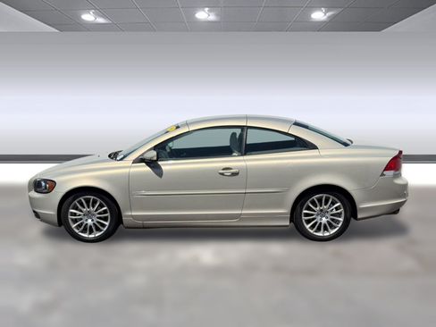 Used 2006 Volvo C70 T5 FWD image 2