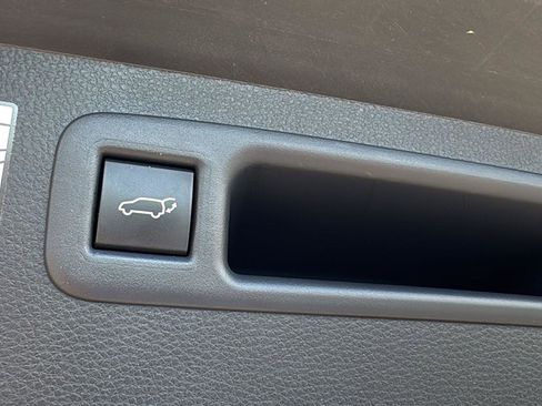 Certified 2024 Toyota Highlander XLE image 30