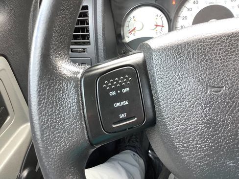 Used 2010 Dodge Dakota ST w/ Extra Security Group AWD/4WD image 42