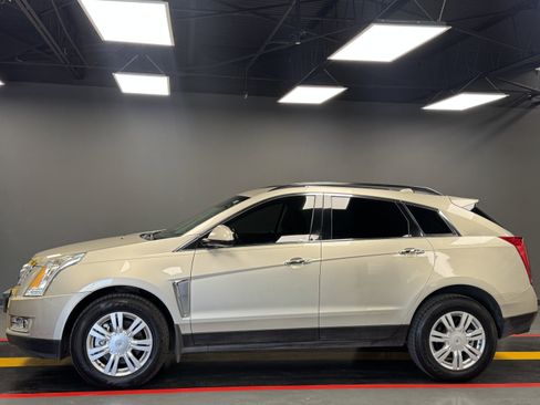 Used 2015 Cadillac SRX FWD image 3