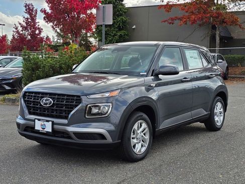 Used 2026 Hyundai Venue SE image 3