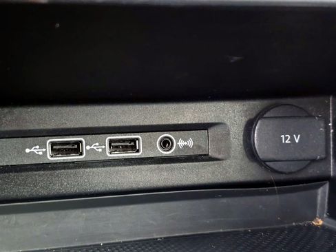 Used 2019 Volkswagen Tiguan SE w/ Panoramic Sunroof Package image 15