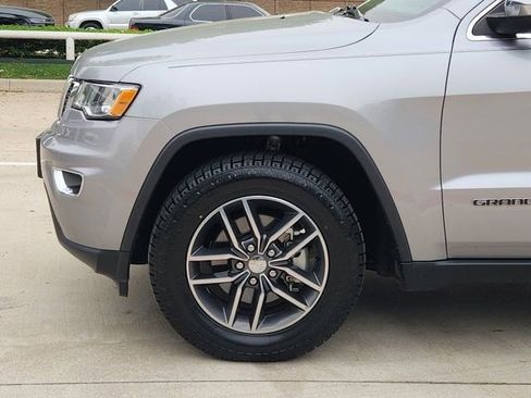 Used 2018 Jeep Grand Cherokee Limited image 15