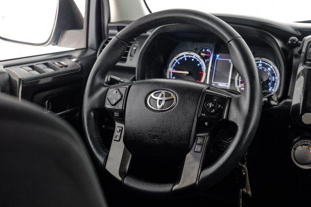Used 2020 Toyota 4Runner TRD Off-Road AWD/4WD image 17