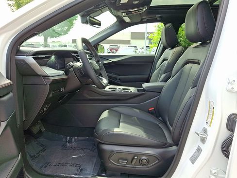 Certified 2026 Jeep Cherokee Limited AWD/4WD image 13