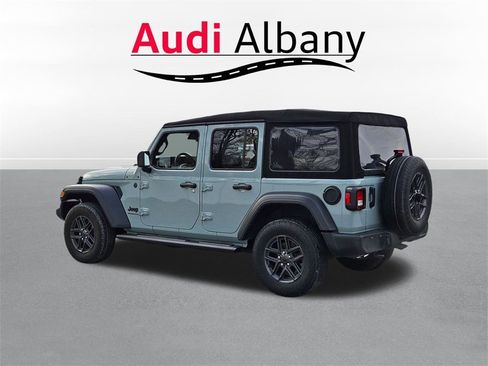 Used 2024 Jeep Wrangler Sport S image 5