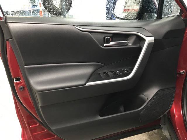 Certified 2021 Toyota RAV4 XLE w/ Convenience Package AWD/4WD image 13