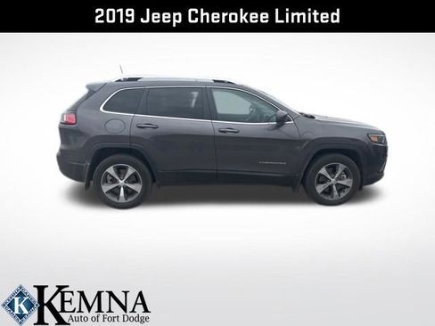 Used 2019 Jeep Cherokee Limited image 9