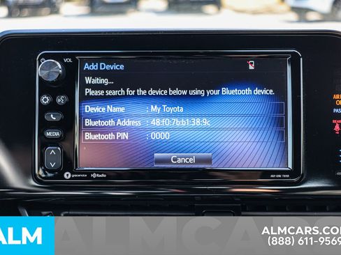 Used 2018 Toyota C-HR XLE image 31